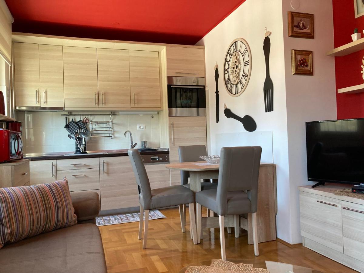 Apartment Capriati With Parking Garage Умаг Экстерьер фото